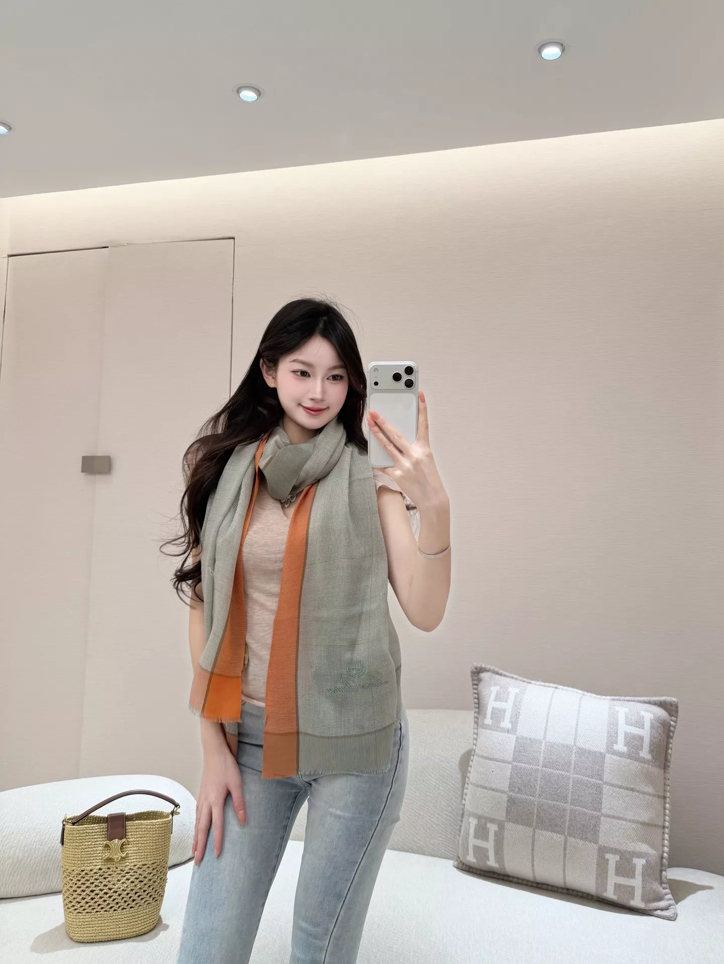 로로피아나 소프트 캐시미어 숄 상세 이미지 10