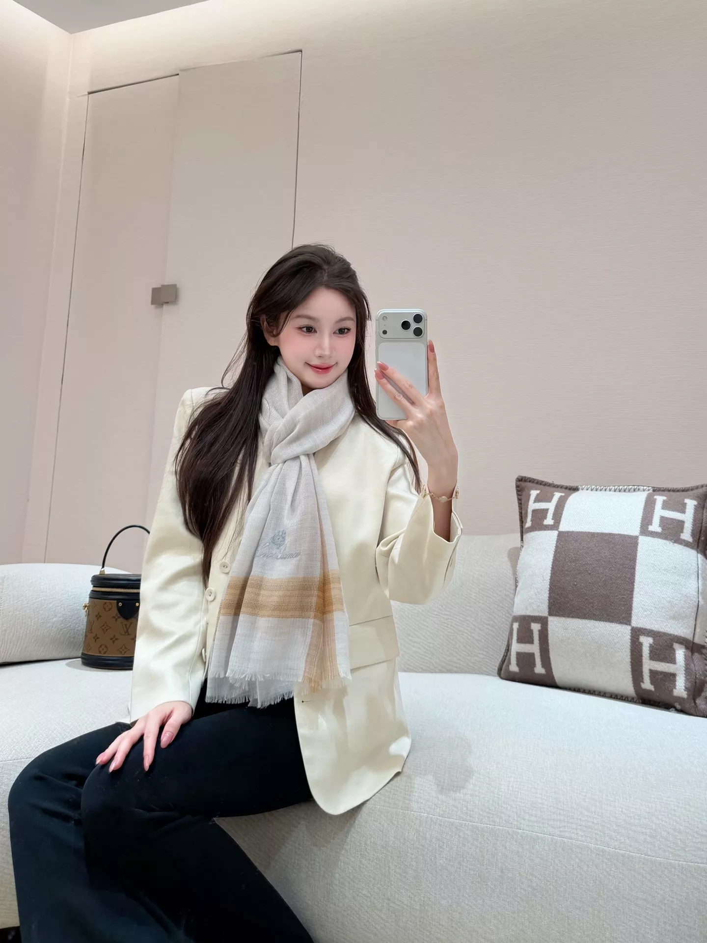 로로피아나 캐시미어 체크 숄 상세 이미지 12