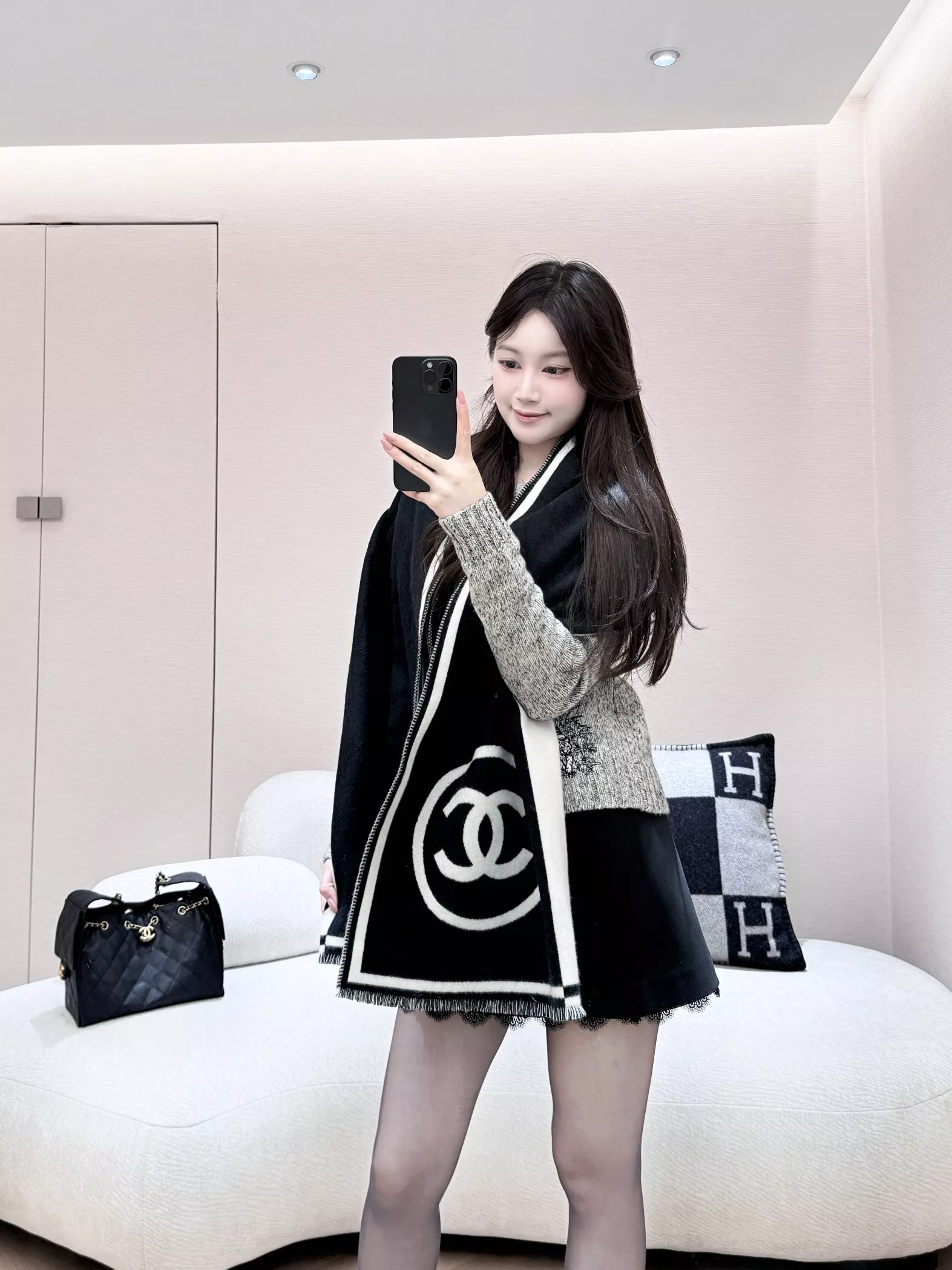 샤넬 더블C 배색 캐시미어 숄 상세 이미지 12