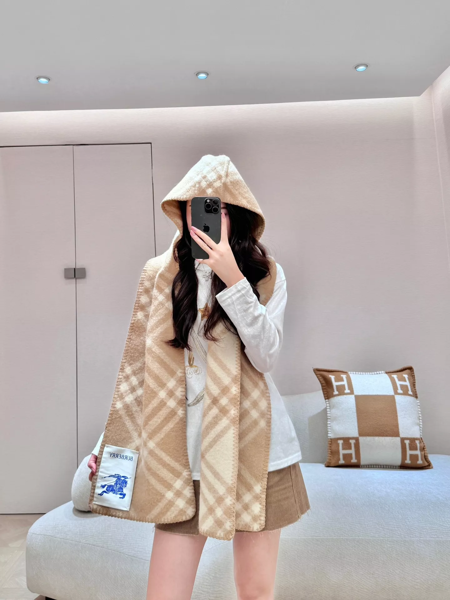 버버리 후드형 체크 숄 상세 이미지 10