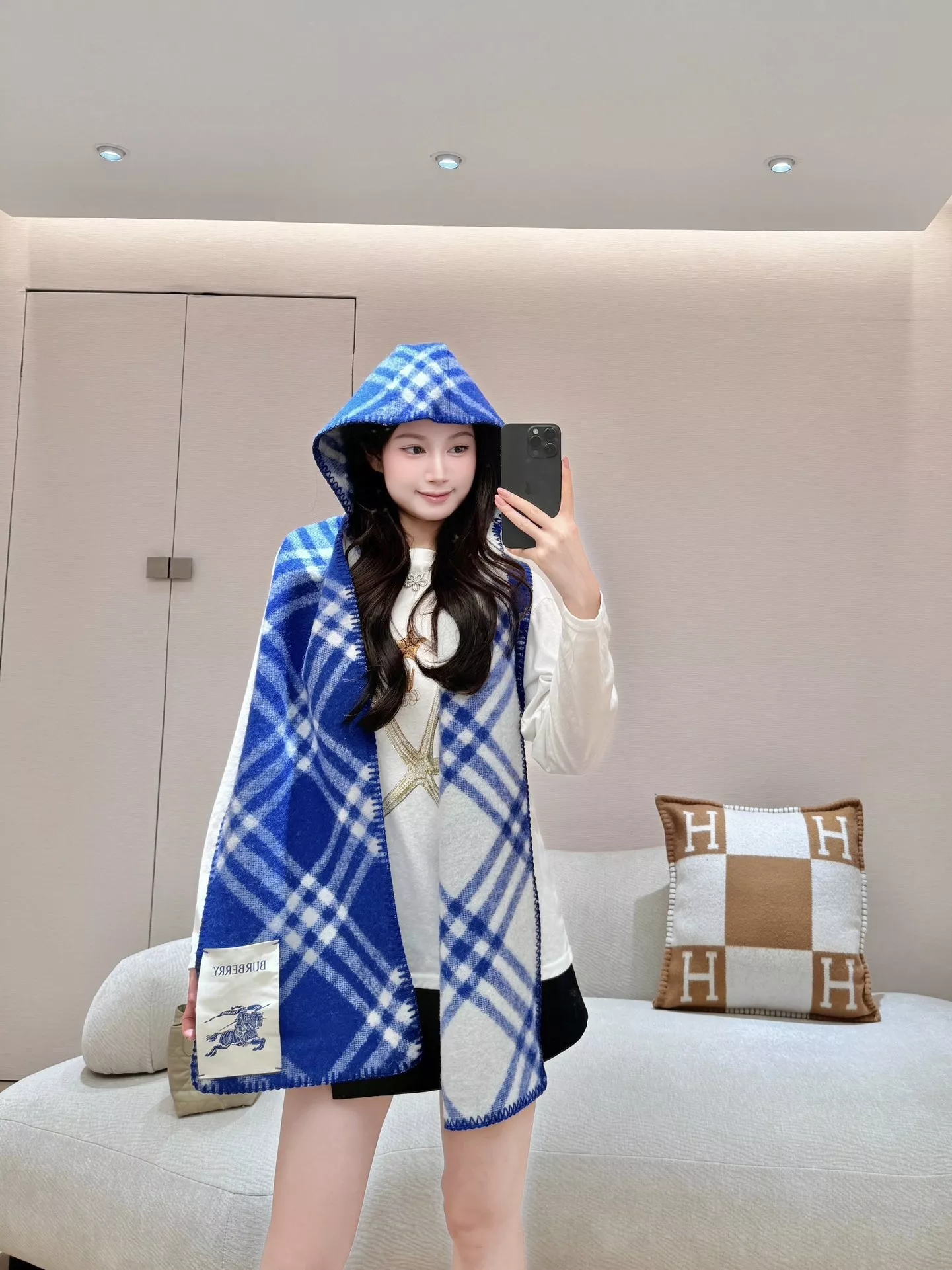 버버리 체크 패턴 후드형 숄 상세 이미지 12