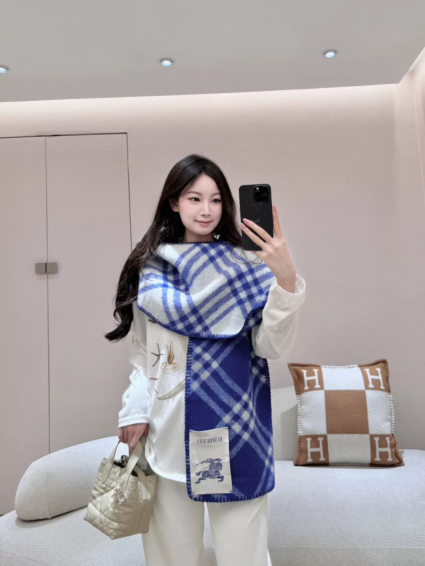 버버리 체크 패턴 후드형 숄 상세 이미지 11