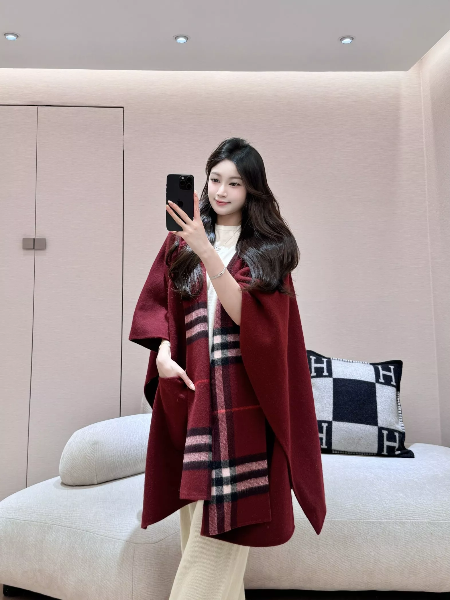버버리 양면 후드 숄 상세 이미지 12