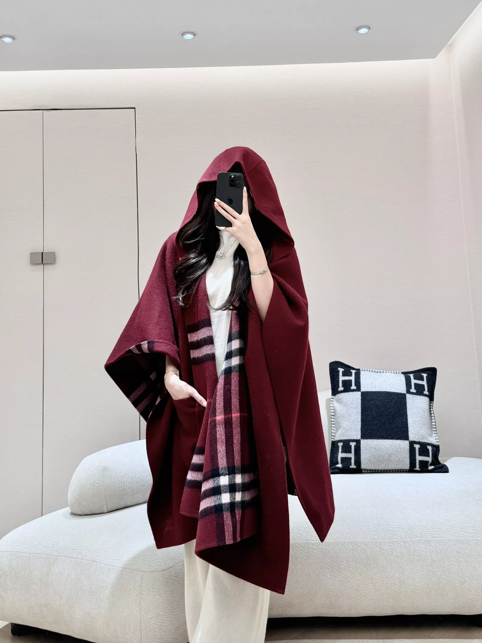 버버리 양면 후드 숄 상세 이미지 10