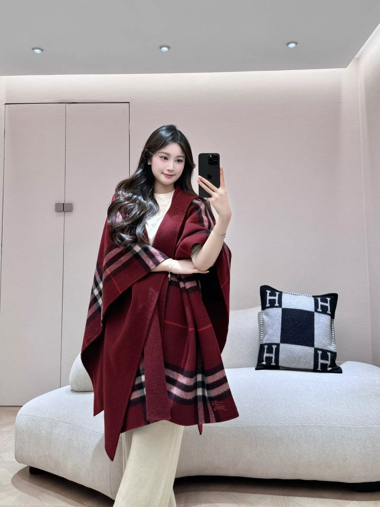 버버리 양면 후드 숄 상세 이미지 11