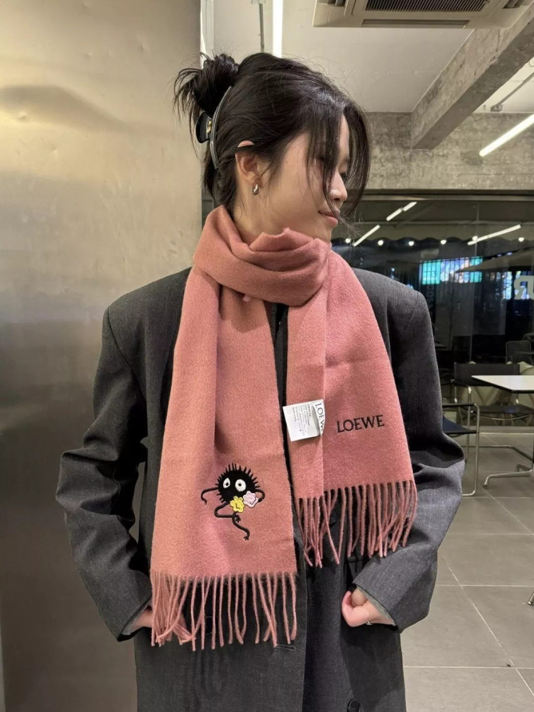 로에베 더블컬러 양면 머플러 상세 이미지 1