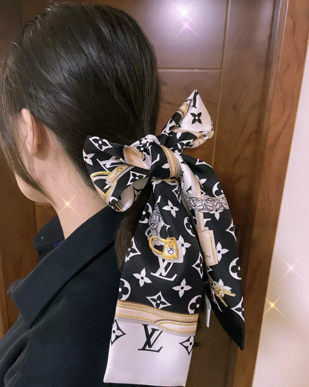 루이비통 모노그램 실크 리본 스트랩 스타일 상세 이미지 19