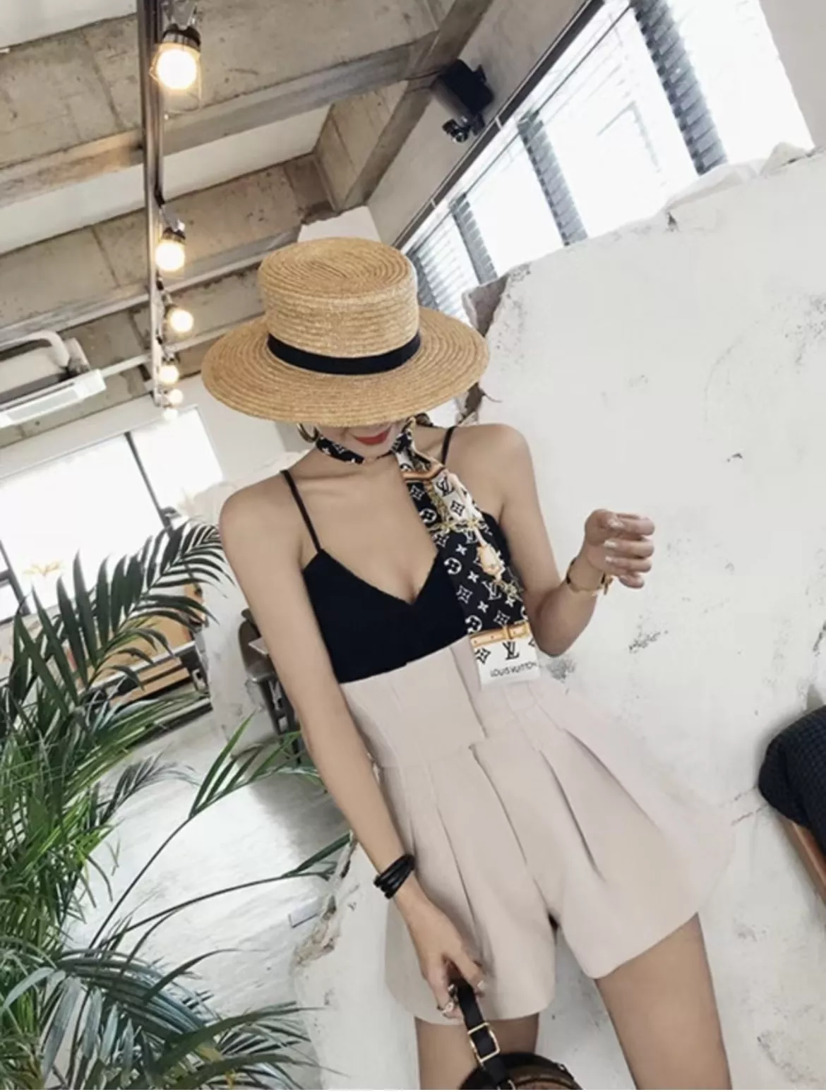 루이비통 모노그램 실크 리본 스트랩 스타일 상세 이미지 24