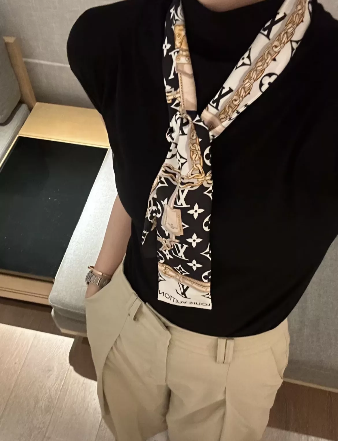 루이비통 모노그램 실크 리본 스트랩 스타일 상세 이미지 44