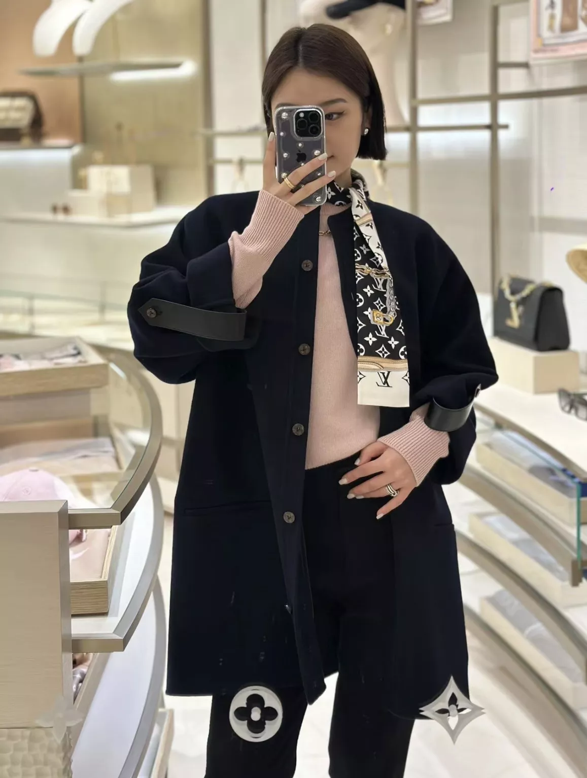 루이비통 모노그램 실크 리본 스트랩 스타일 상세 이미지 38