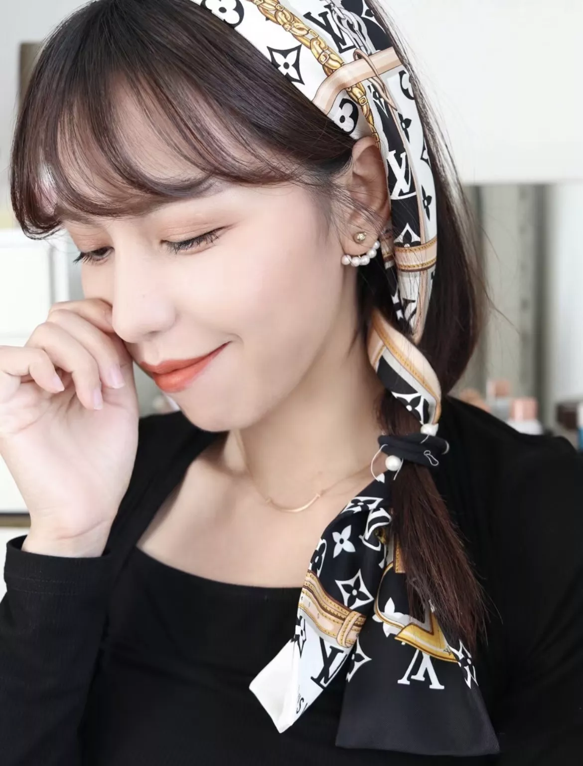 루이비통 모노그램 실크 리본 스트랩 스타일 상세 이미지 30