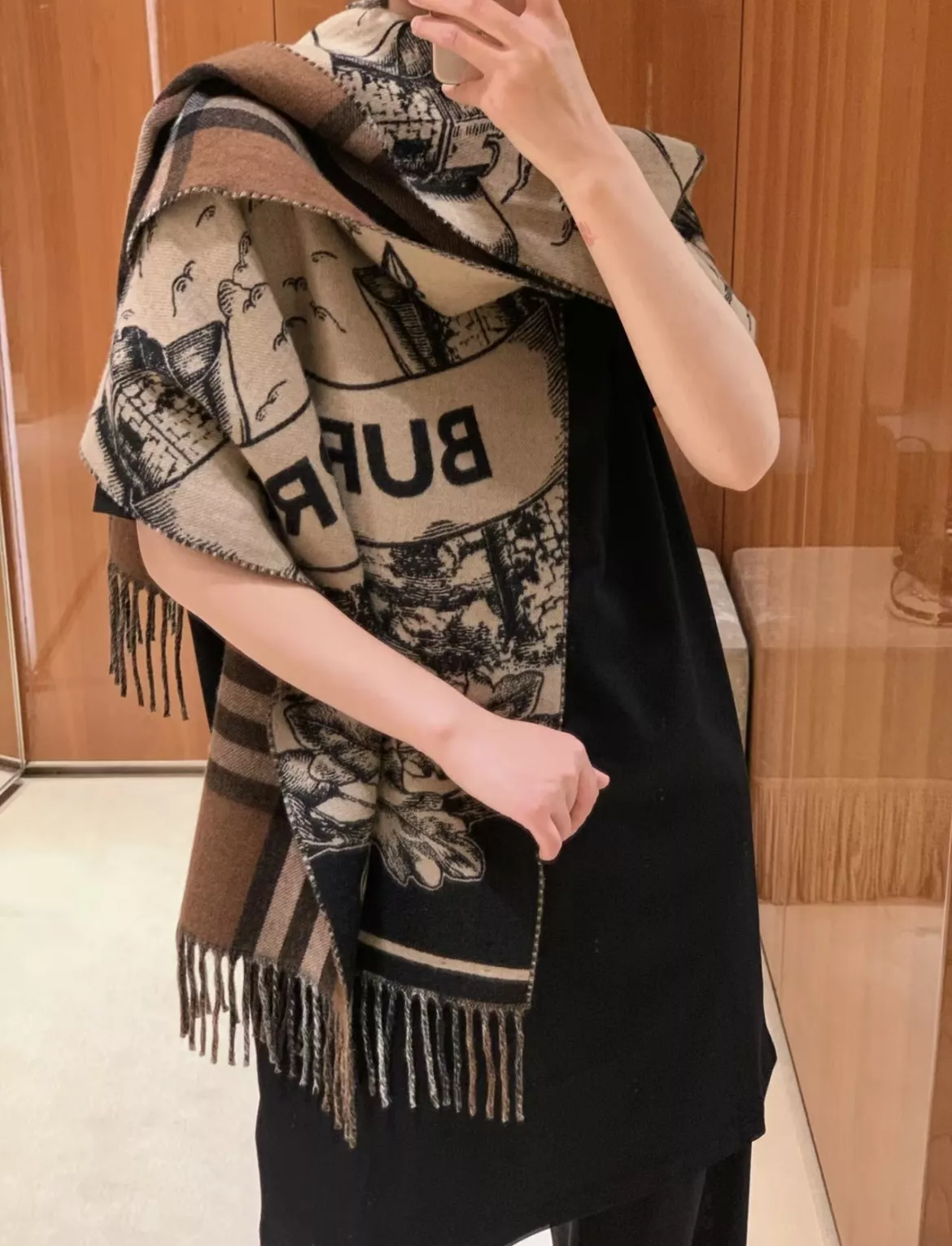 버버리 양면 전투마 캐시미어 랩 상세 이미지 21