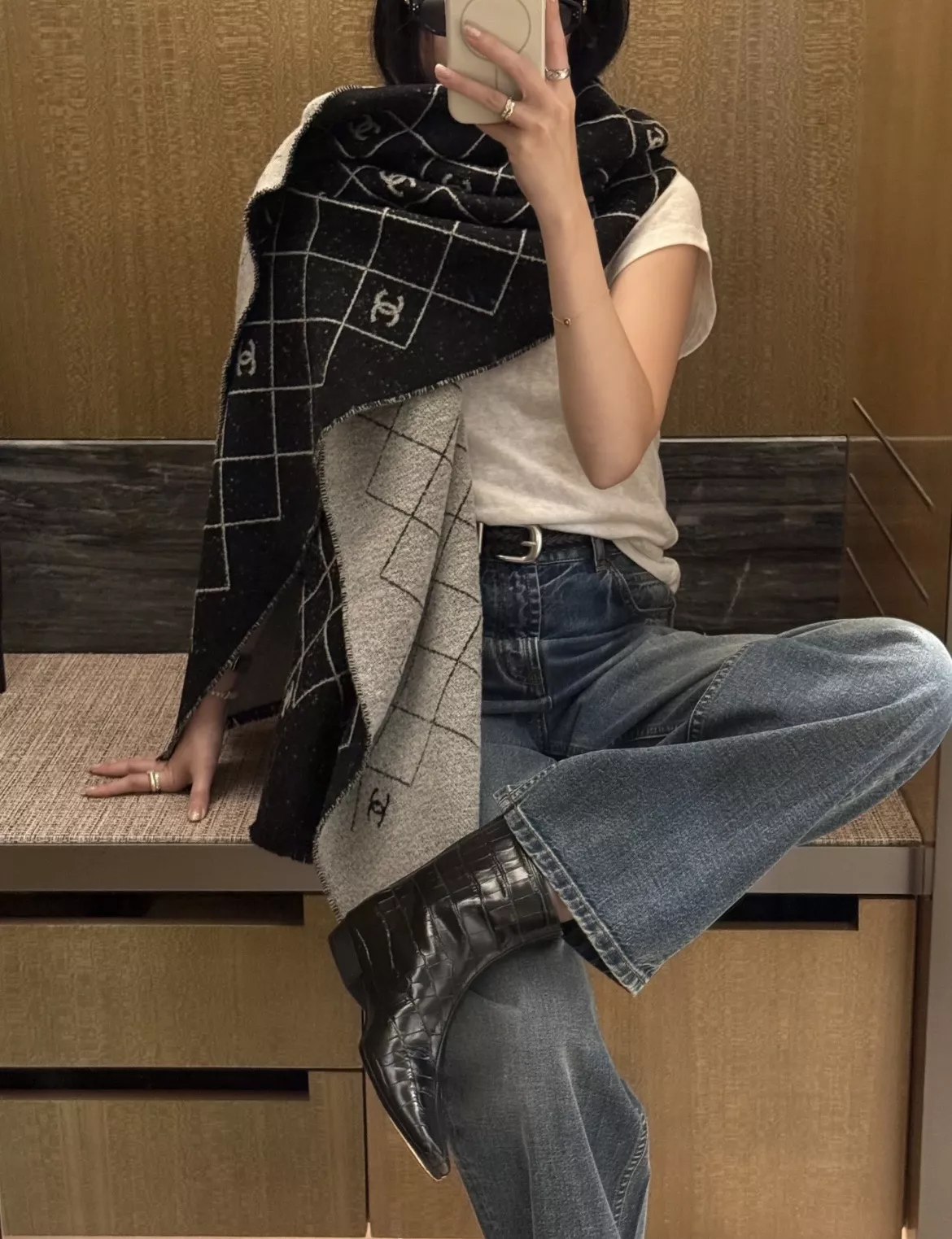 샤넬 다이아몬드 퀼팅 양면 숄 상세 이미지 25
