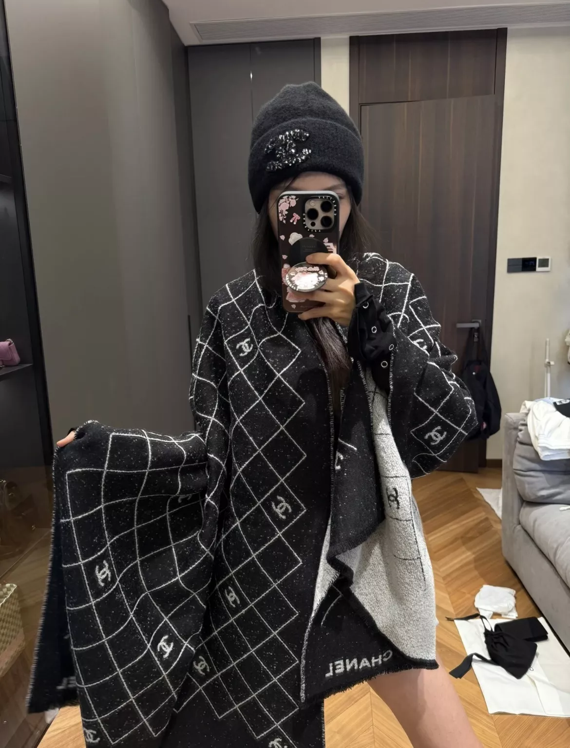 샤넬 다이아몬드 퀼팅 양면 숄 상세 이미지 32