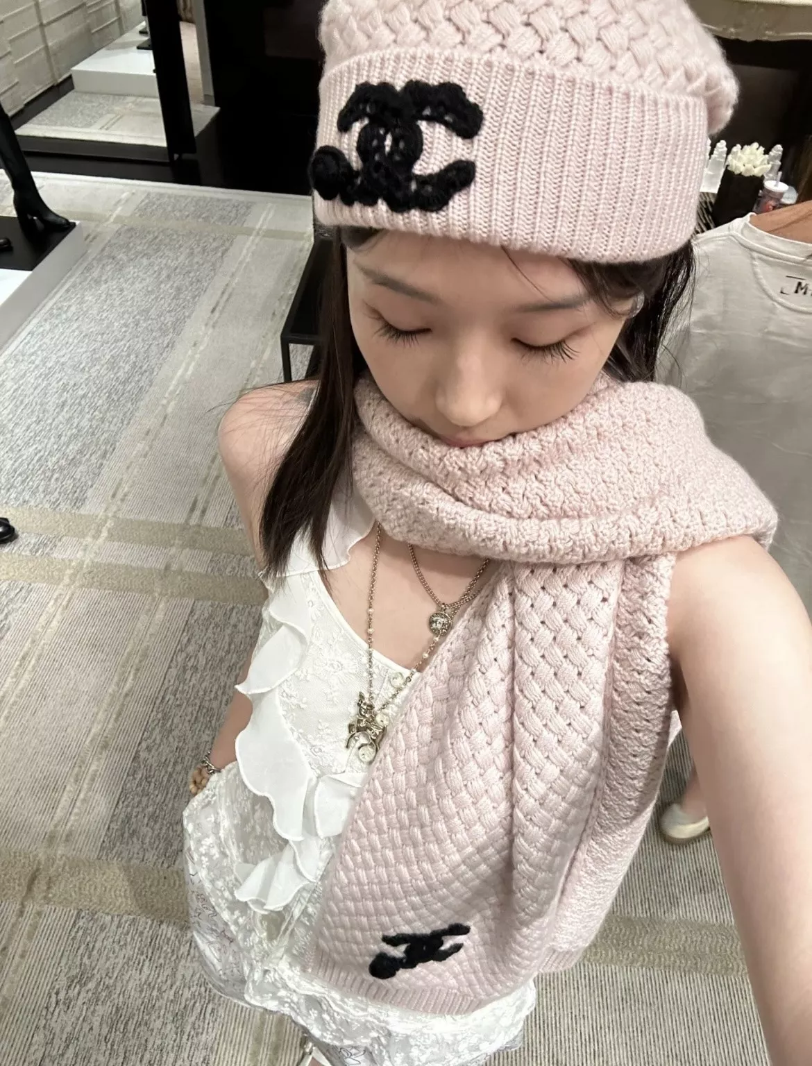 샤넬 파인애플 카멜리아 수작업 니트 스카프 상세 이미지 18