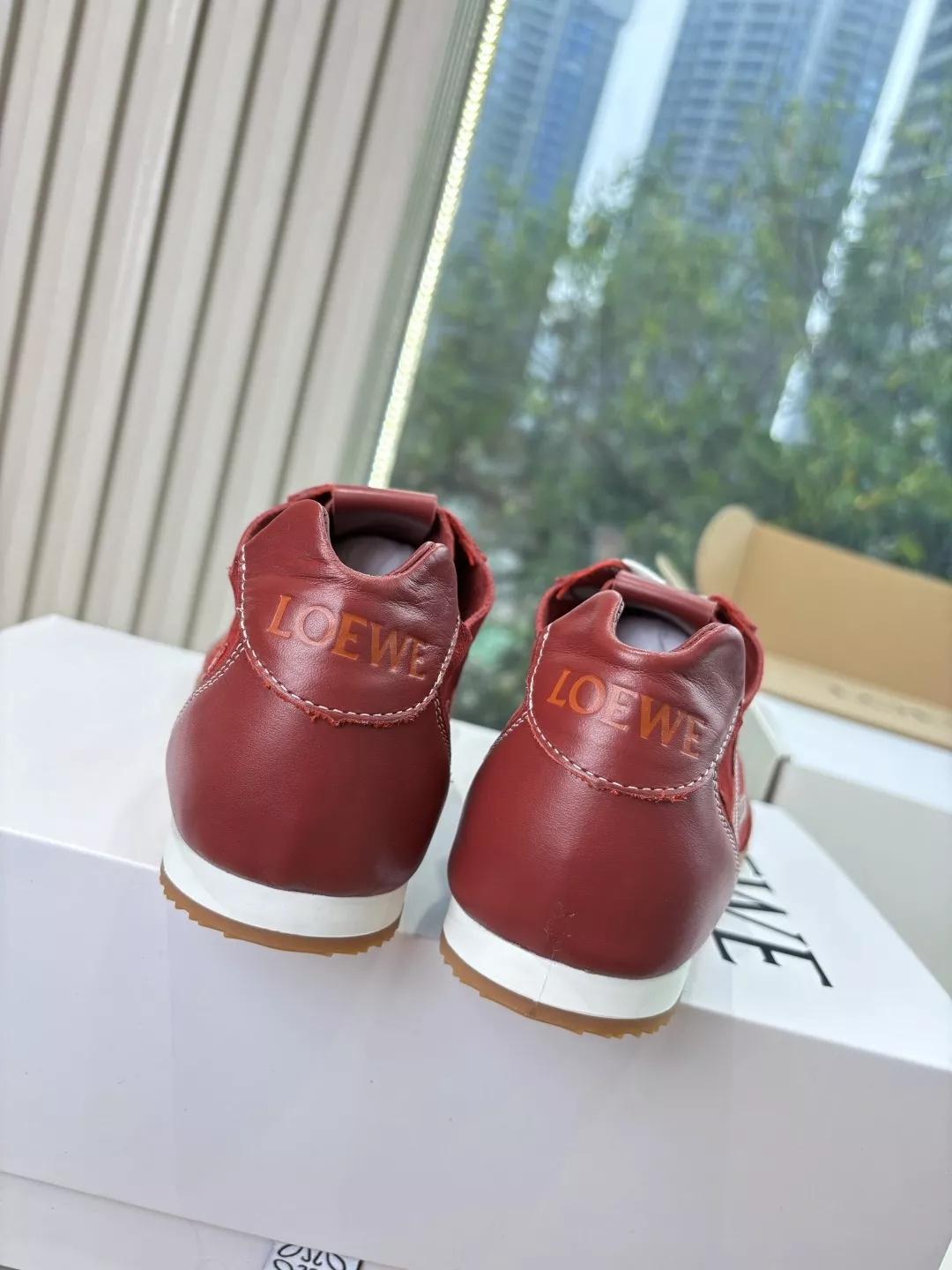 로에베 25FW 발레 러너 레트로 러닝 스니커즈 상세 이미지 9