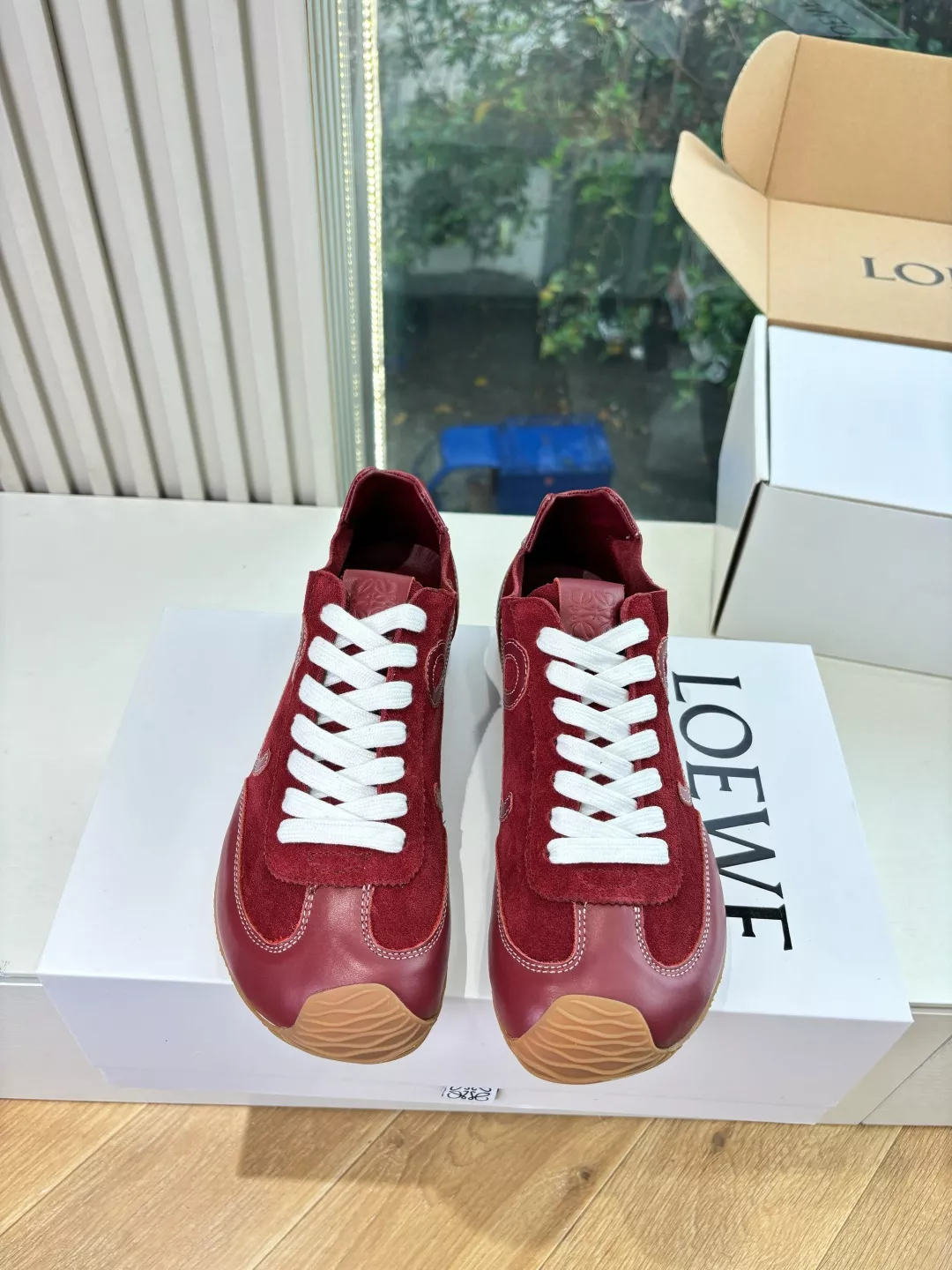 로에베 25FW 발레 러너 레트로 러닝 스니커즈 상세 이미지 4