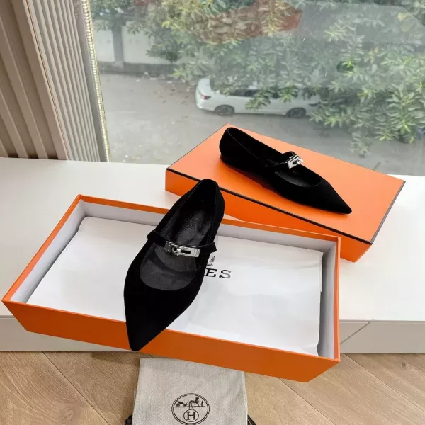 에르메스 켈리 버클 스웨이드 뮬 로우힐