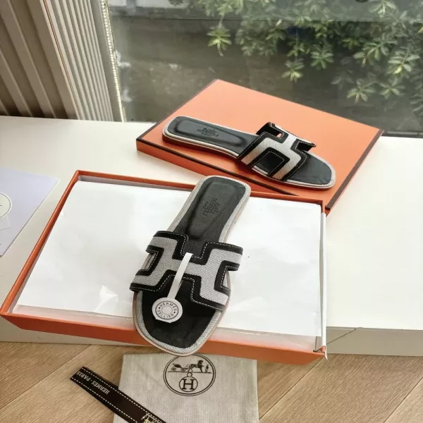 에르메스 켈리 락 장식 H 로고 가죽 플랫 슬리퍼