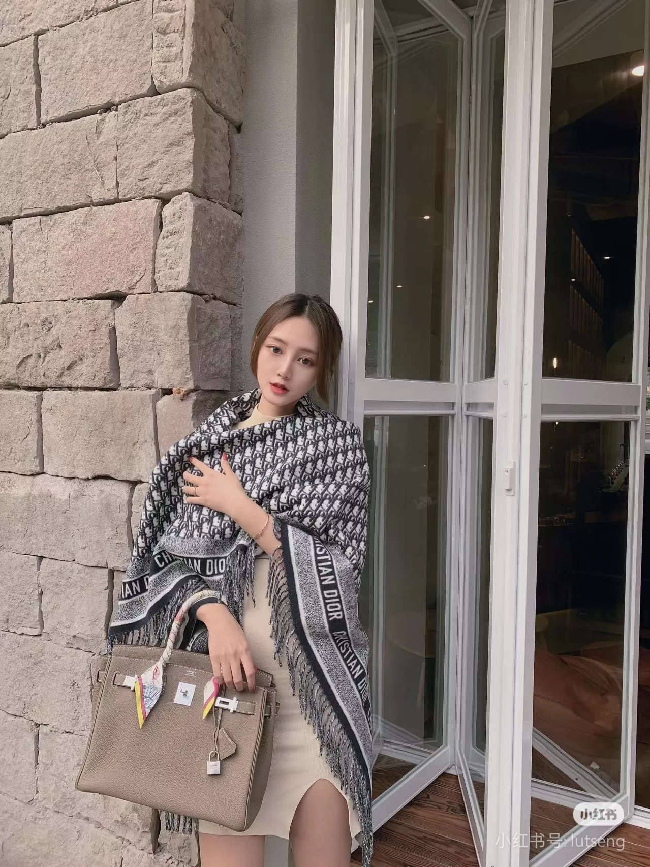 디올 CD 오블리크 로고 울 캐시미어 숄 상세 이미지 11