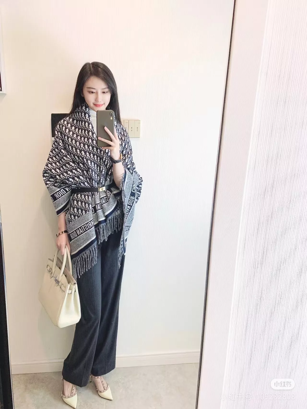 디올 CD 오블리크 로고 울 캐시미어 숄 상세 이미지 17
