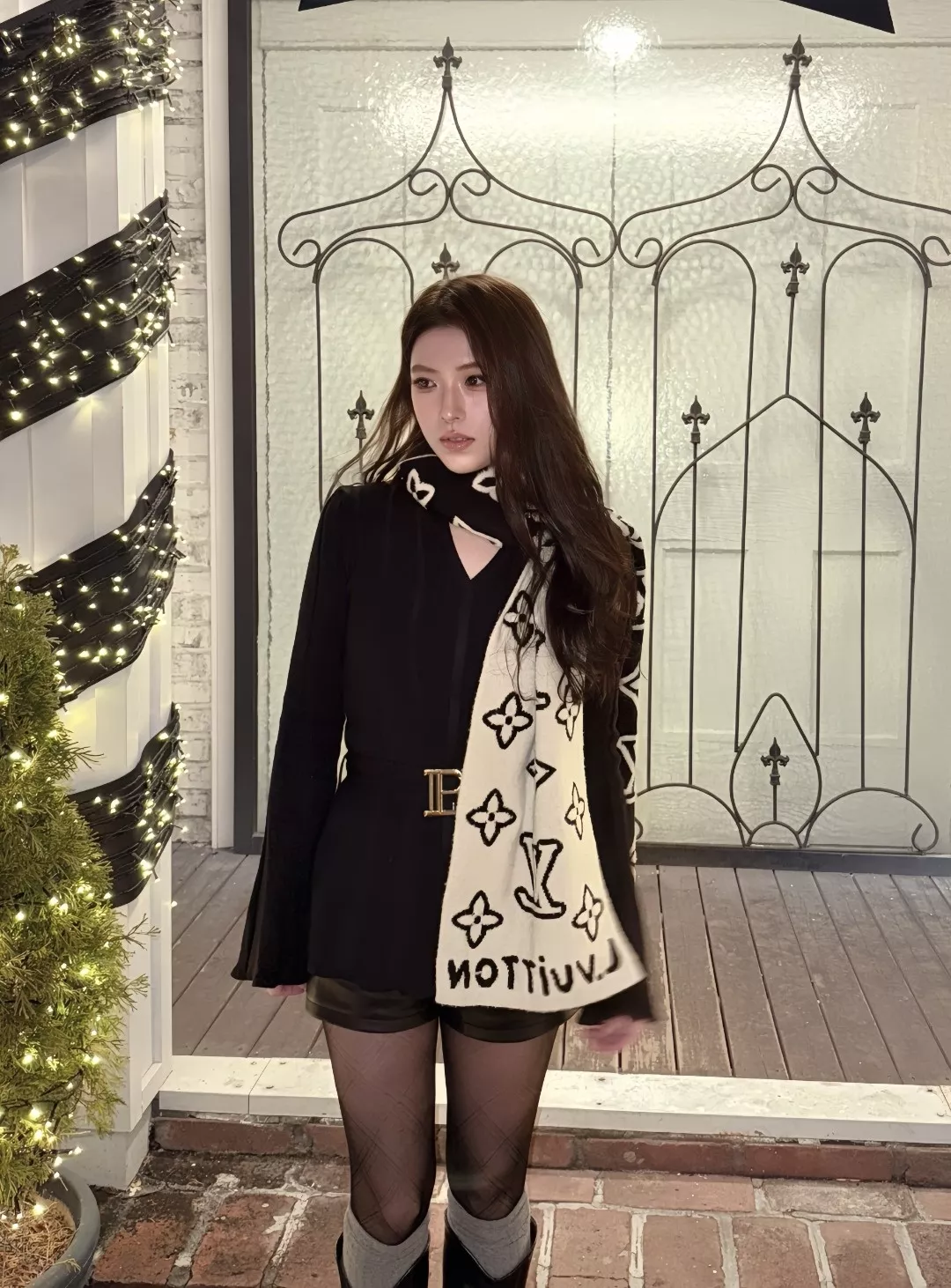 루이비통 블랙 화이트 자카드 모노그램 숄 스타일 상세 이미지 12