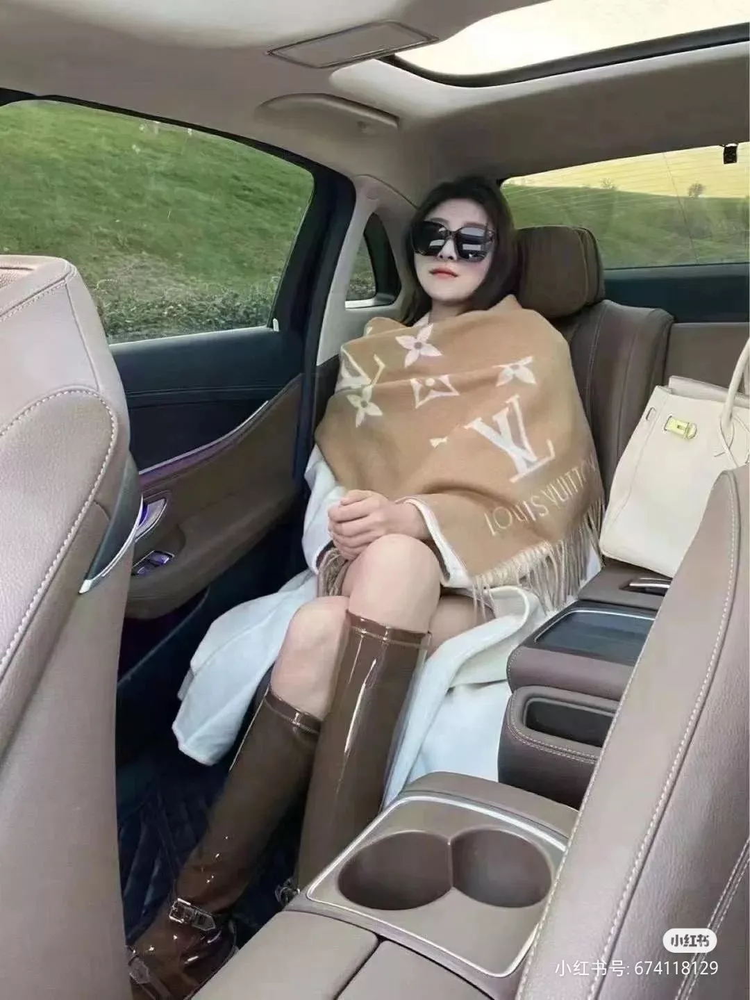 루이비통 LV 풀프린트 캐시미어 숄 상세 이미지 15