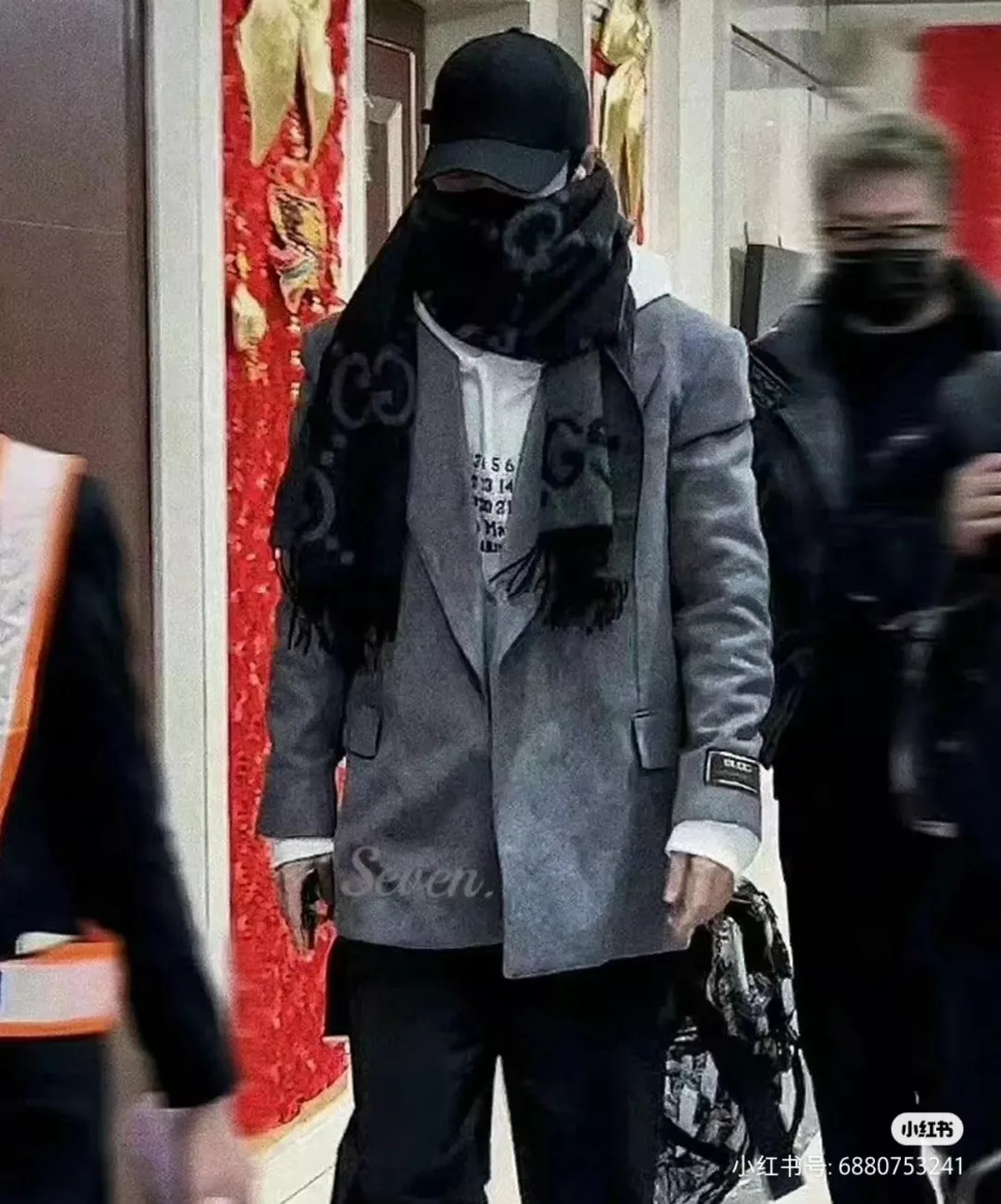 구찌 GG 로고 자카드 양면 스카프 상세 이미지 24