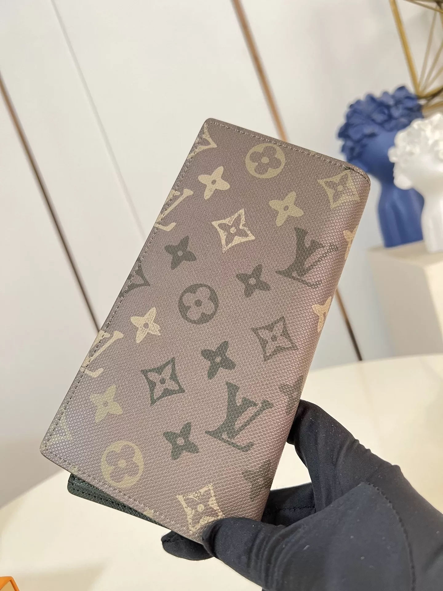 루이비통 브라짜 월릿 모노그램 이클립스 상세 이미지 3