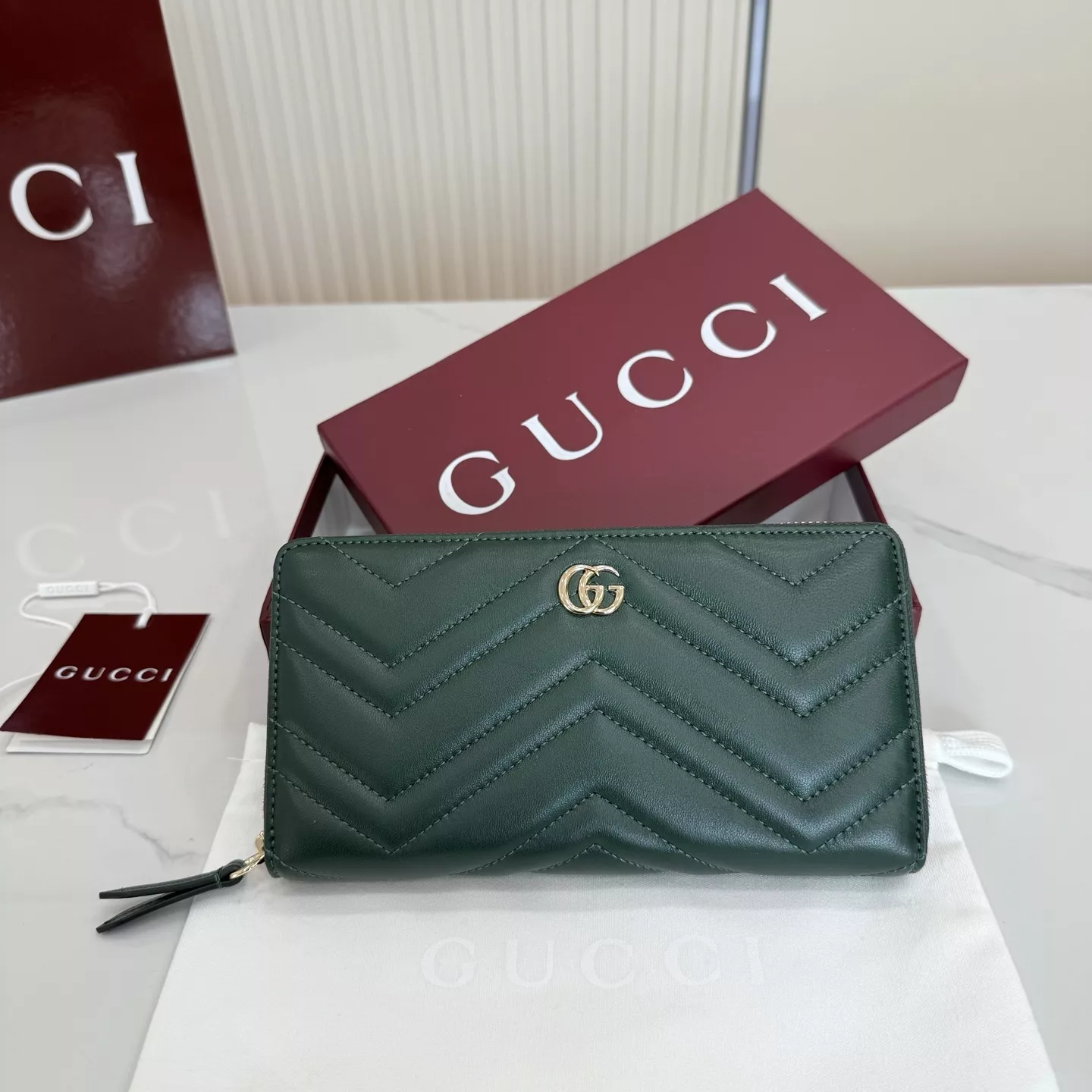 구찌 GG 마몬트 마틀라세 체인 지갑 상세 이미지 1