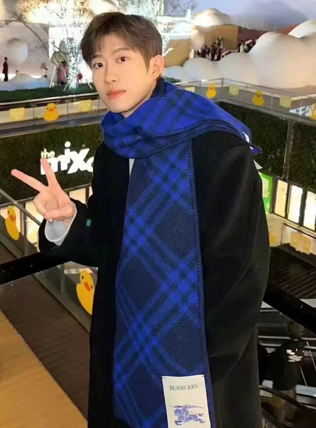 버버리 블루 체크 울 머플러 상세 이미지 8
