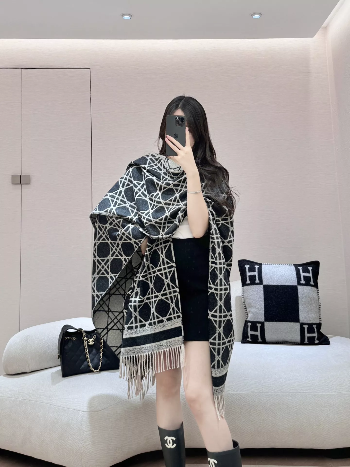 디올 양면 체크 프린지 숄 상세 이미지 10