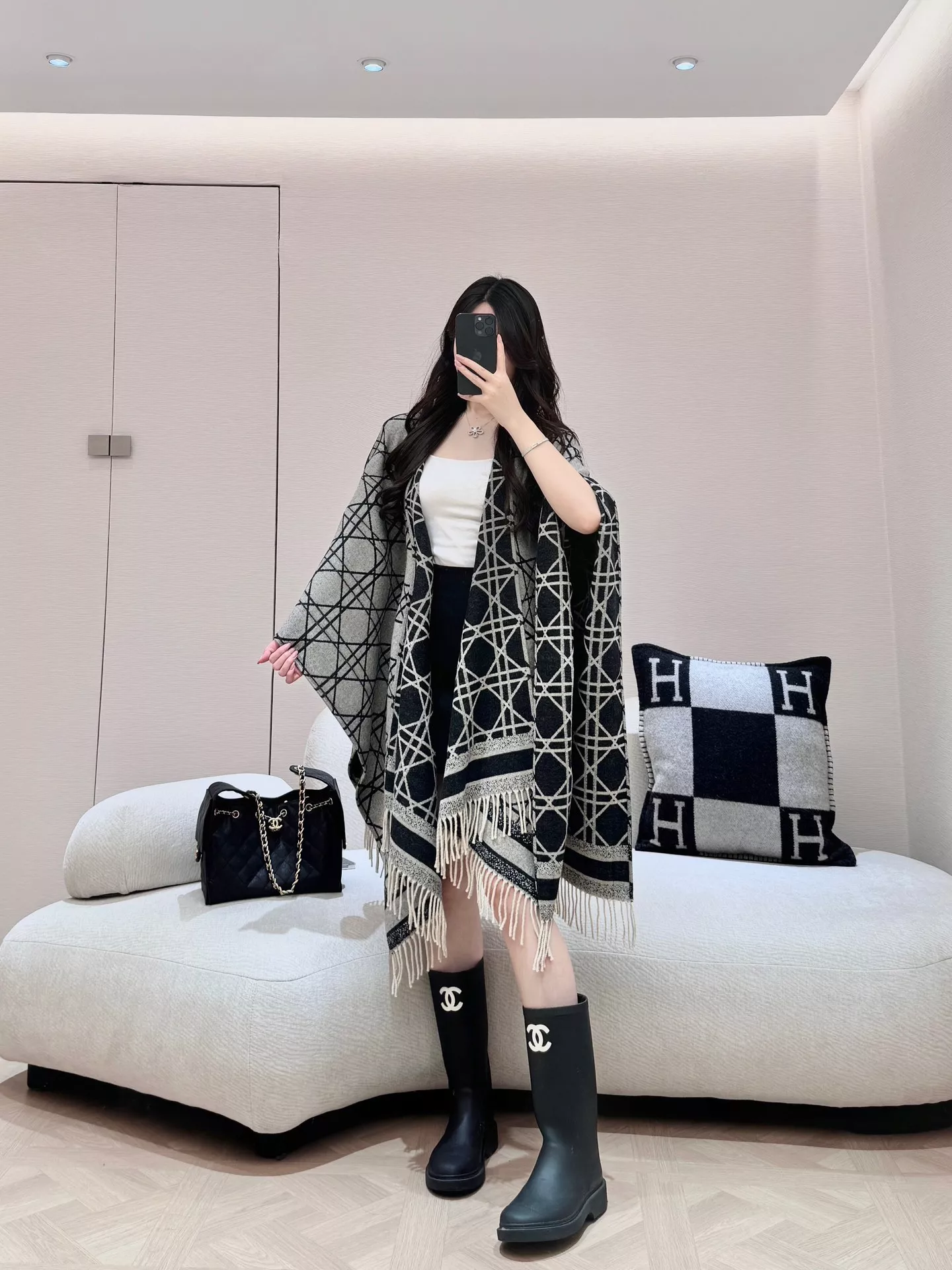 디올 양면 체크 프린지 숄 상세 이미지 11