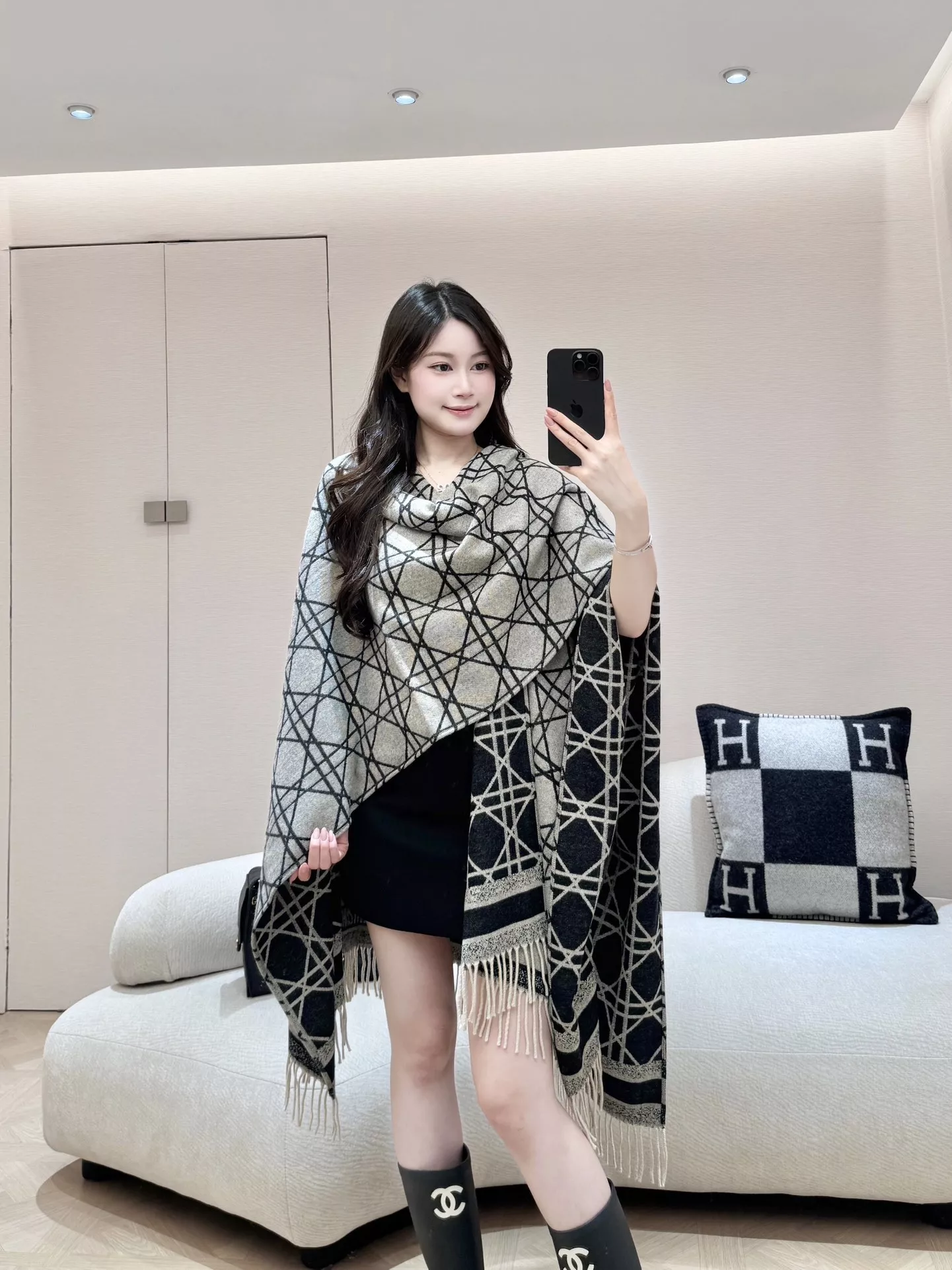디올 양면 체크 프린지 숄 상세 이미지 12
