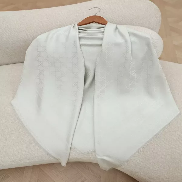 디올 캐나지 자카드 숄