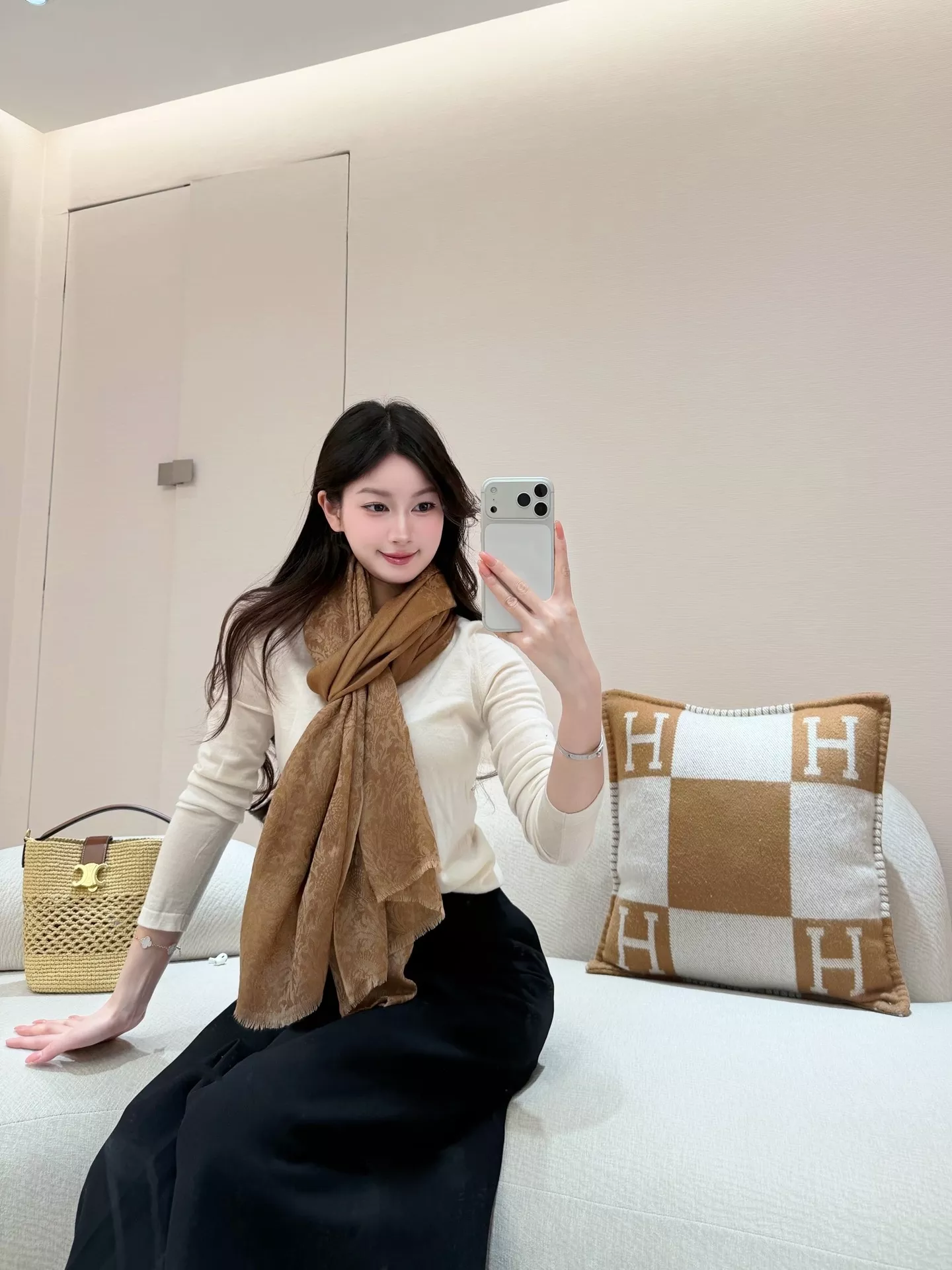 로로피아나 바로크 자카드 캐시미어 숄 상세 이미지 12