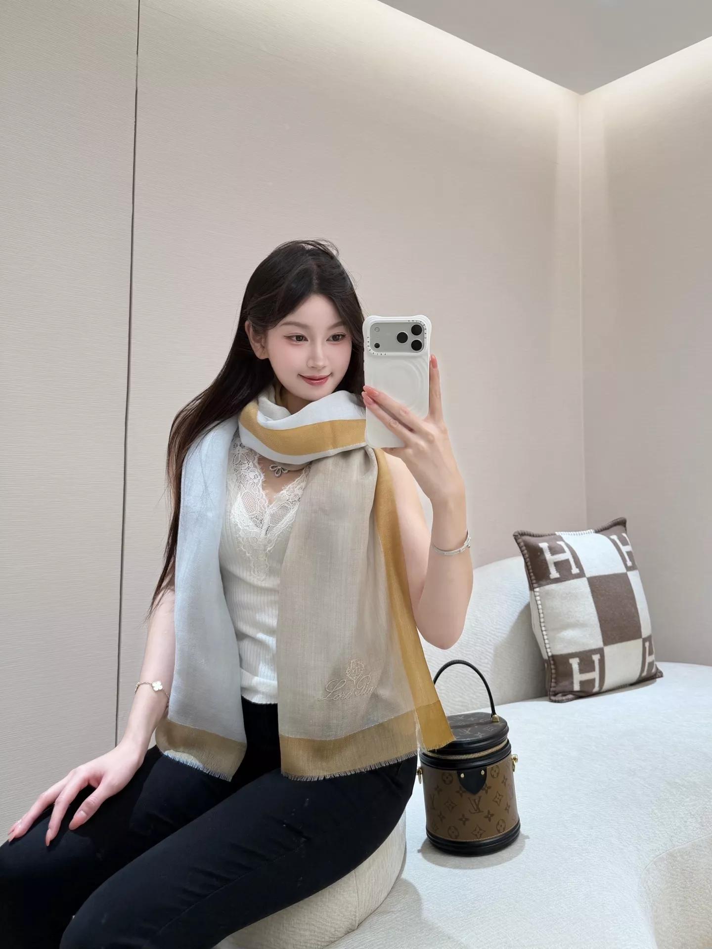 로로피아나 골드라인 캐시미어 숄 상세 이미지 11