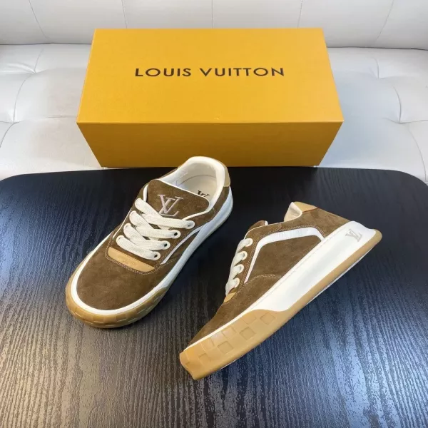 루이비통 LV 로고 스웨이드 레더 로우 스니커즈