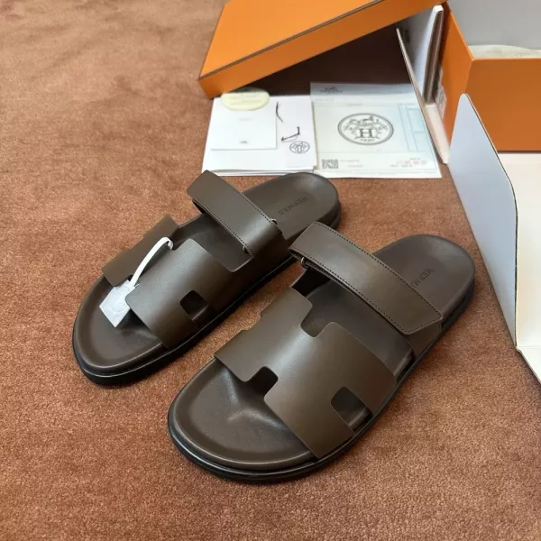 에르메스 시프르 카프스킨 스트랩 샌들