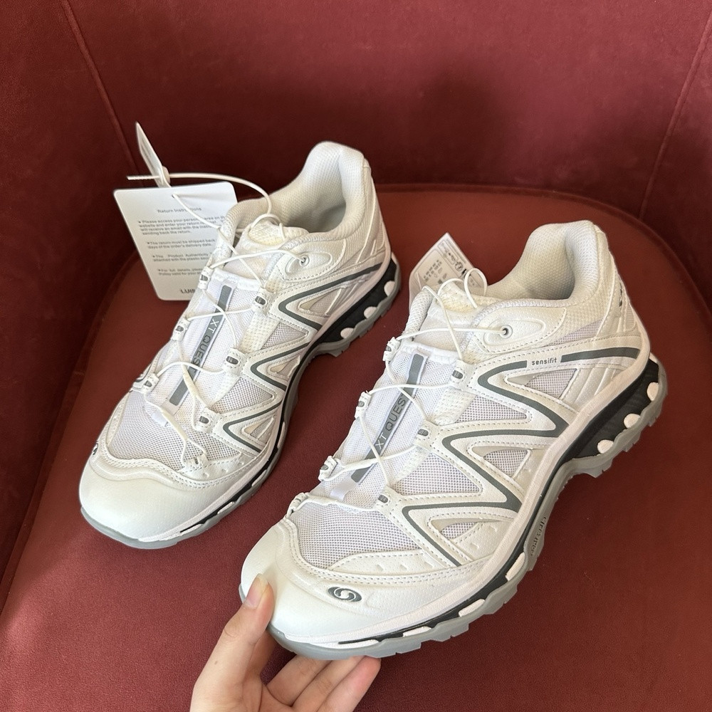 꼼데가르송 살로몬 XT 6 콜라보 러닝화
