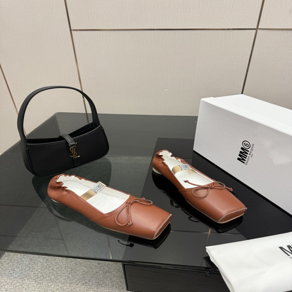 메종마르지엘라 레트로 스퀘어토 리본 밴딩 뮬 플랫