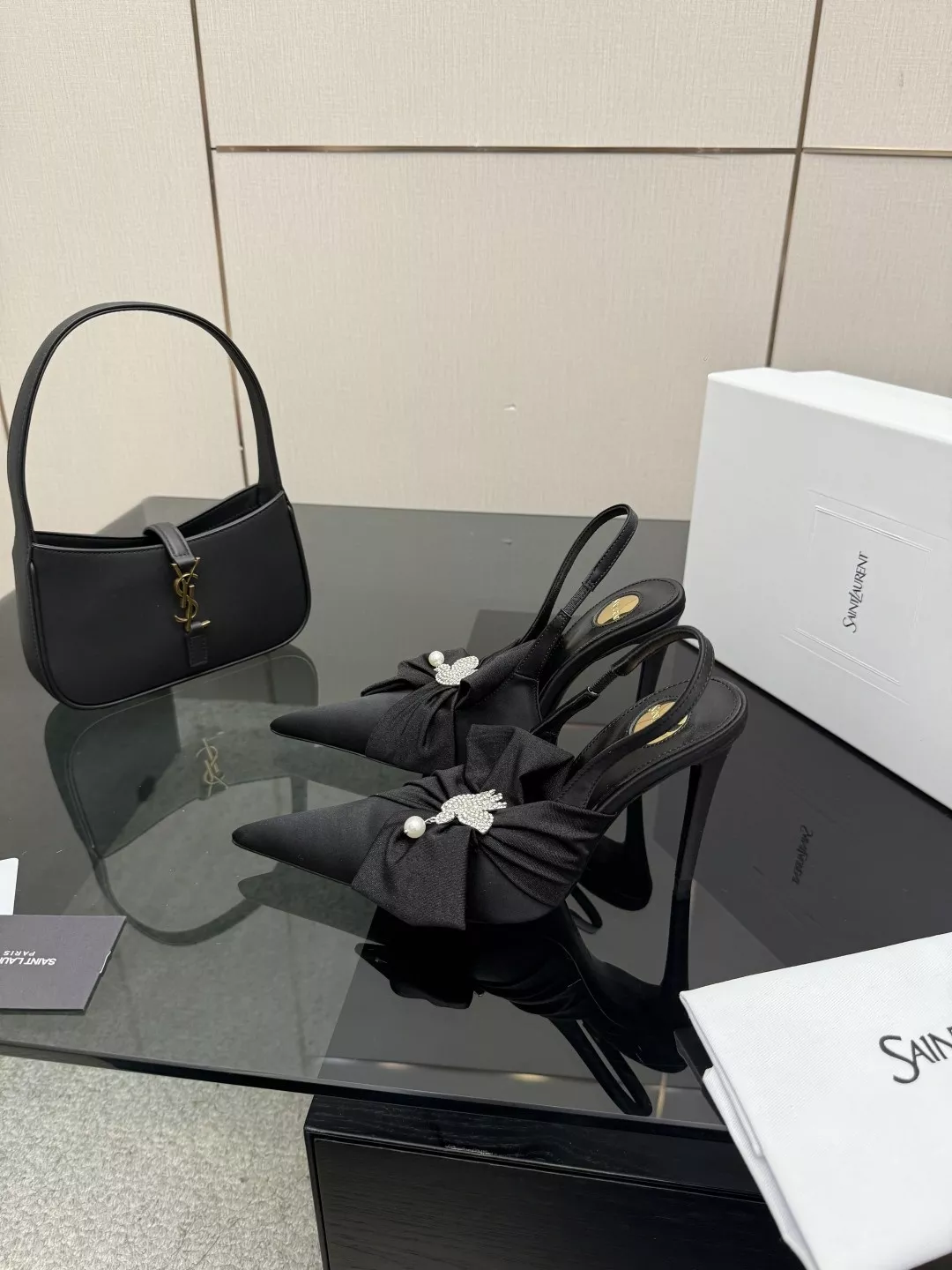 입생로랑 리본 포인트 체인 디테일 슬링백 하이힐 샌들 상세 이미지 2