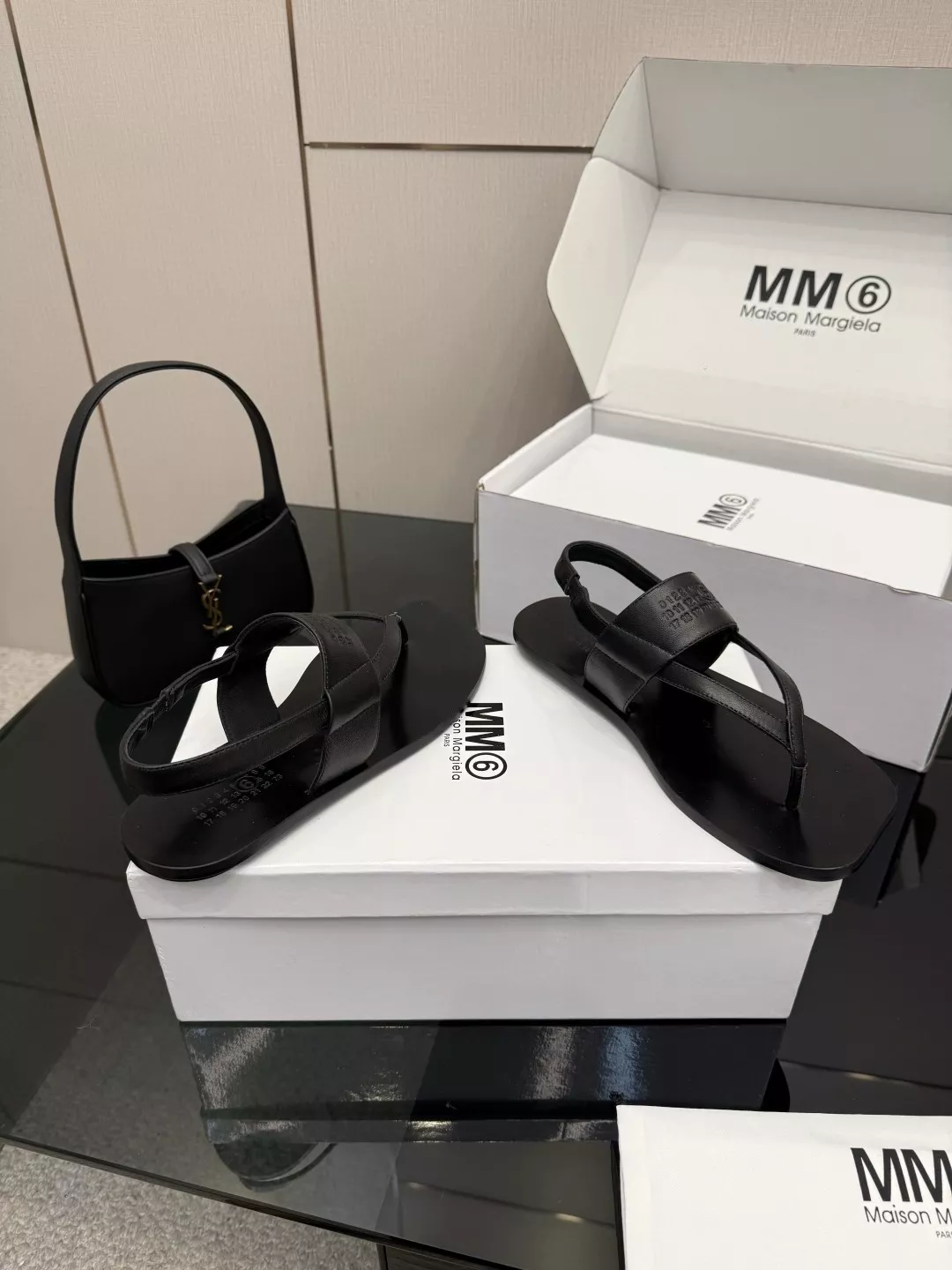 메종마르지엘라 MM6 소프트 레더 쪼리 샌들 상세 이미지 5