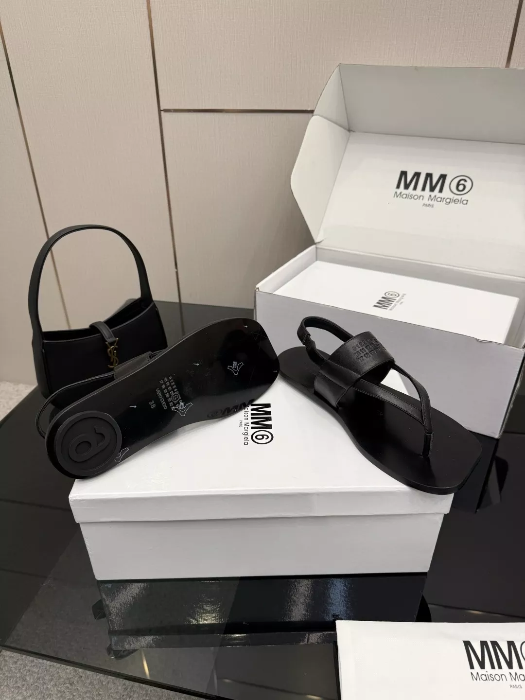 메종마르지엘라 MM6 소프트 레더 쪼리 샌들 상세 이미지 6