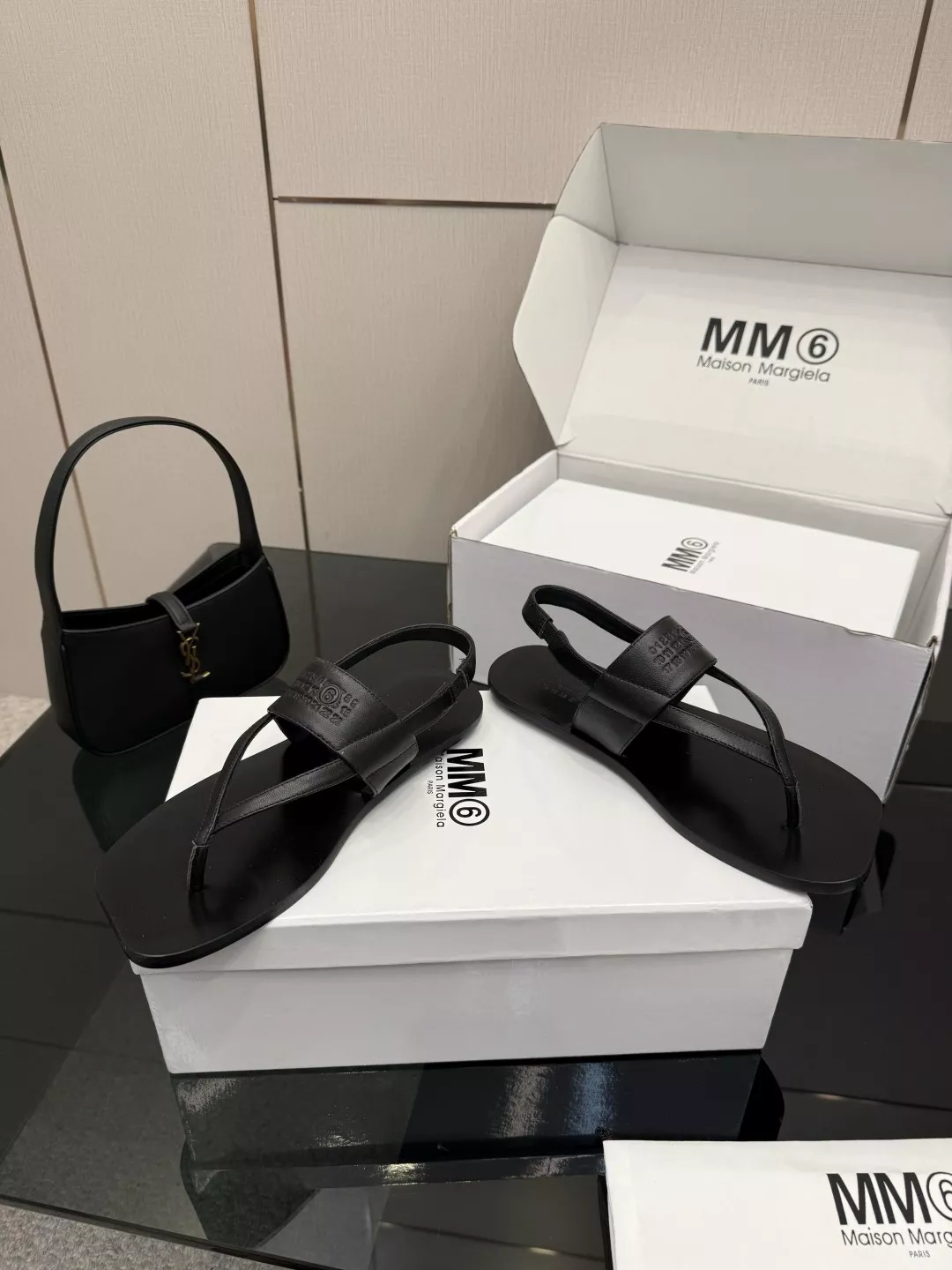 메종마르지엘라 MM6 소프트 레더 쪼리 샌들 상세 이미지 4