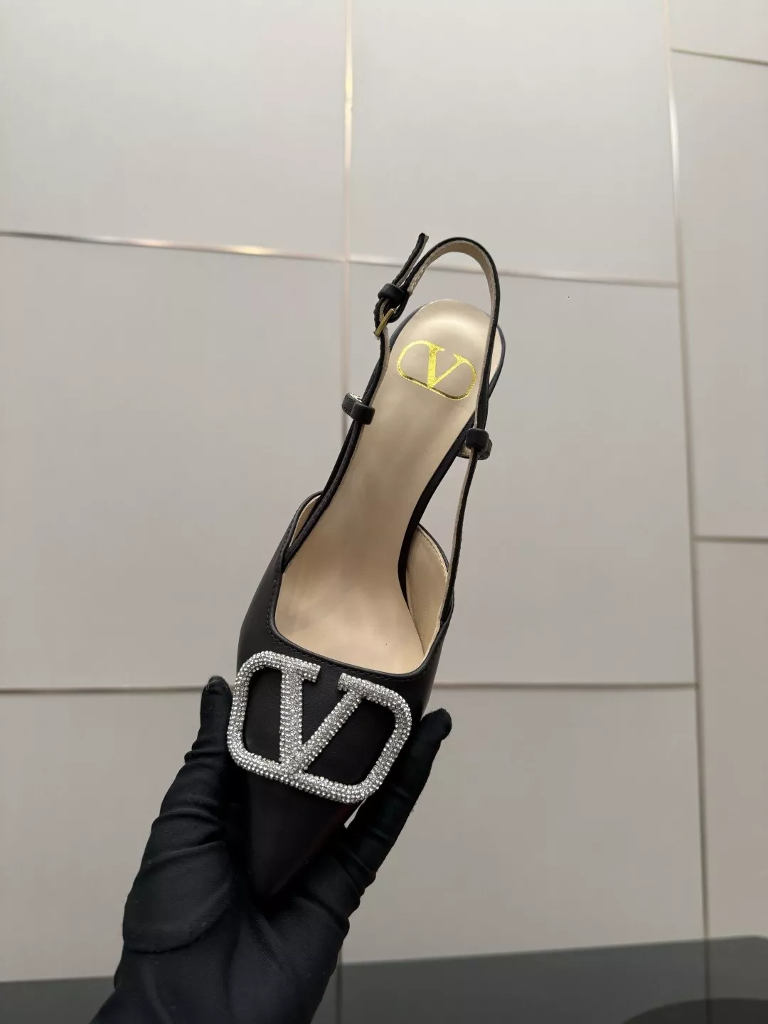 발렌티노 V로고 포인티드 슬링백 힐 상세 이미지 9