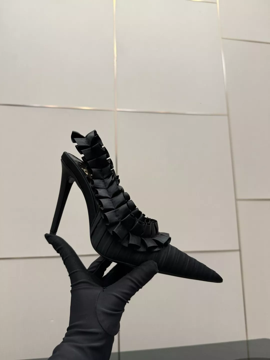 입생로랑 리 진실크 플라워 포인티드 하이힐 상세 이미지 8