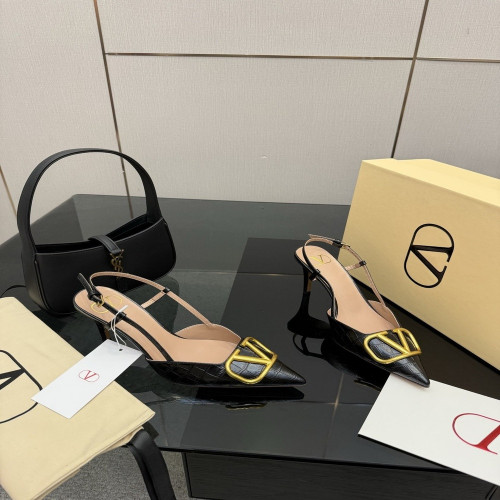 발렌티노 V로고 골드 버클 스톤 텍스처 힐 샌들