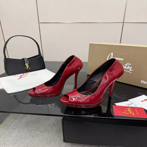 크리스찬루부탱 루부탱 레드솔 스트랩 페이턴트 펌프스 힐