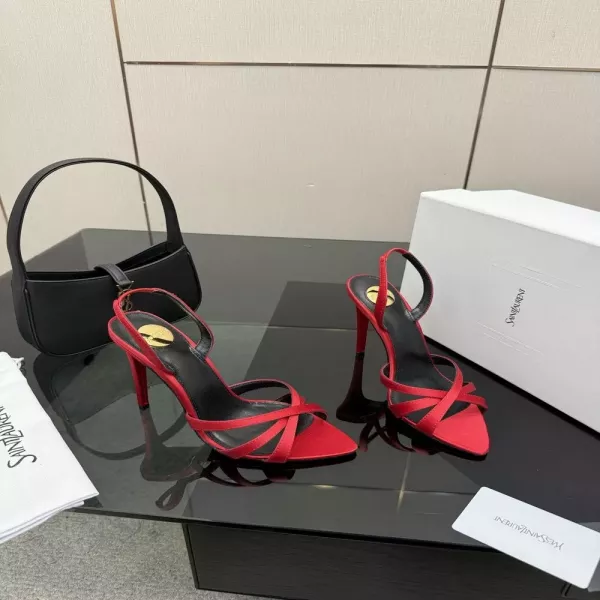 입생로랑 YSL 금속 로고 스트랩 하이힐 샌들
